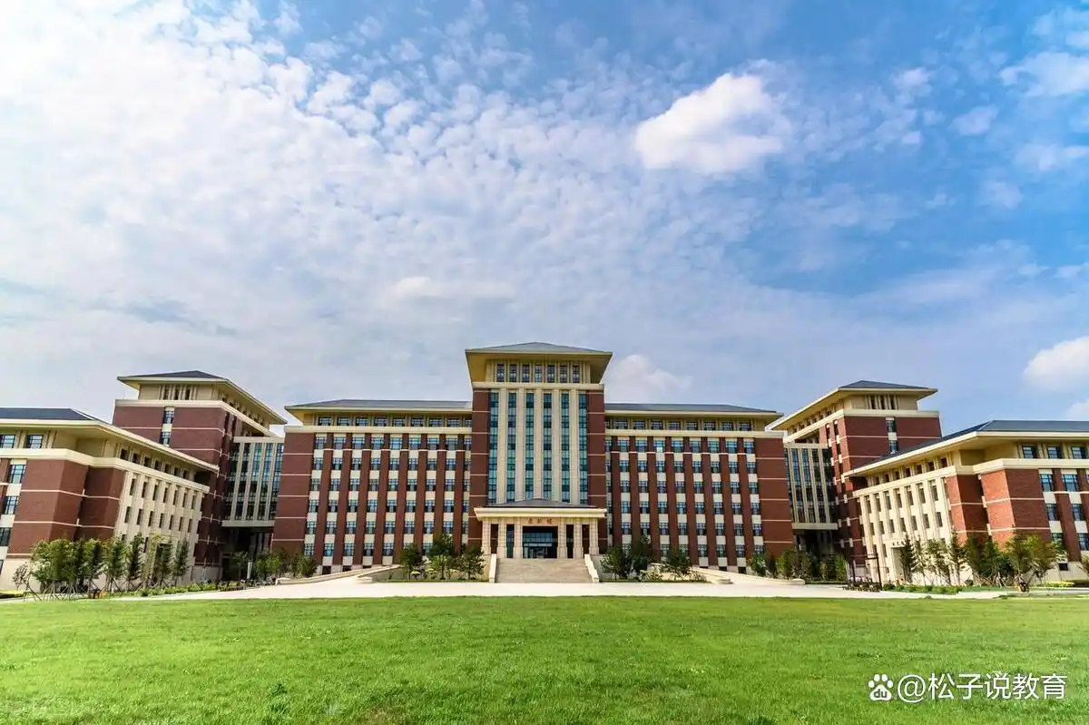 兰州大学 vs 吉林大学：600分考生如何选择？听听老师的专业建议