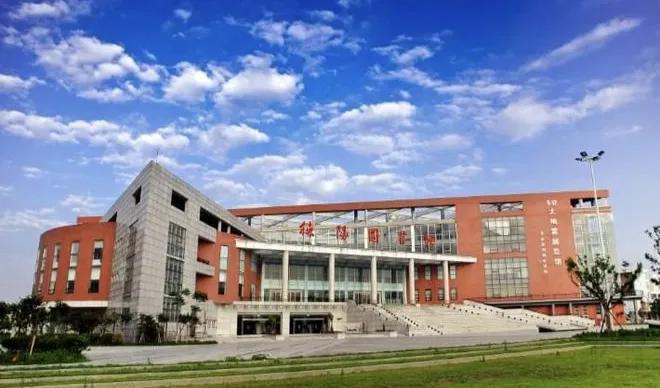 5所普通一本大学毕业生薪资堪比985，低分学生不可错过的捡漏机会